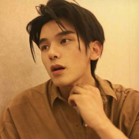 微信头像男生伤心,要走的想留也留不住