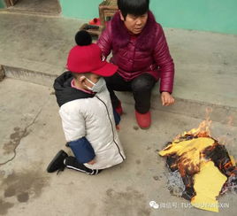 7岁重病男孩回山里过年,伙伴嘲笑他是会传染的小光头