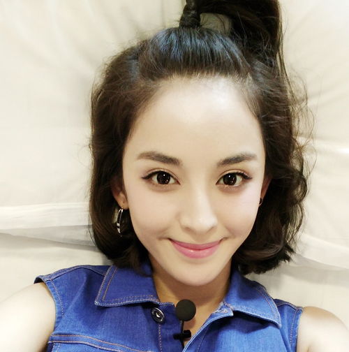 新晋小花景瓷走红,与迪丽热巴古力娜扎佟丽娅并称异域四美