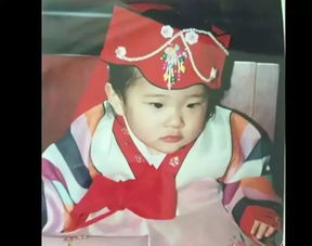 50岁冻龄美女牙医火了,沉迷自拍遭女儿投诉,网友替她喊冤自拍太少