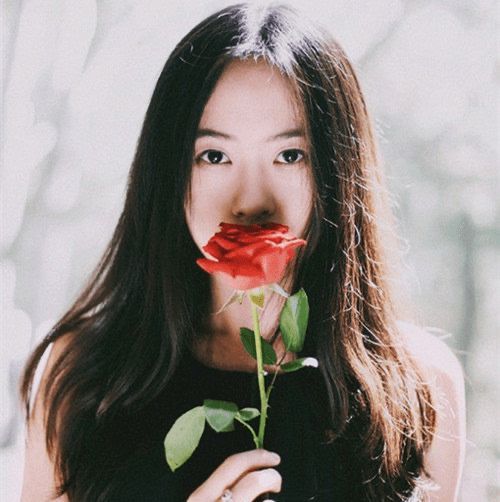 如何判断一个女人是否动了真心,观察本能反应,你就知道了