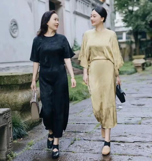 四五十岁女人穿裙子时,尽量少穿紧身和花哨款,身材发福也优雅