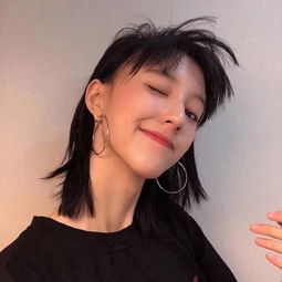 女生头像不想和你看同一个月亮了,只想和你一同看月亮