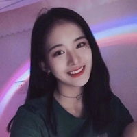 高贵的气质女头盛开或不盛开花都是花