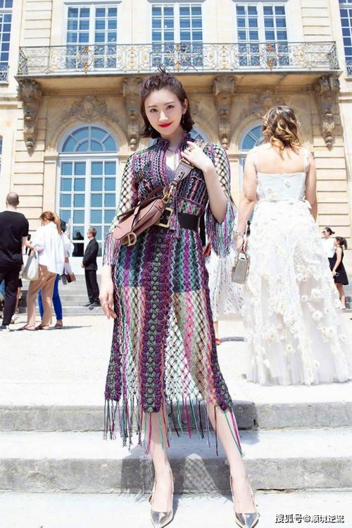 女人过了40岁,这3种假时髦的衣服别乱穿,廉价似地摊货