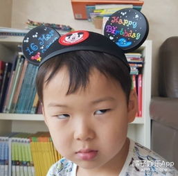 民国又来贡献新的表情包了,可大家的关注点都是他的牙齿上...