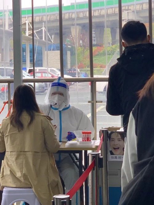 组图网友做核酸偶遇王嘉尔表情包配字张嘴啊超搞笑