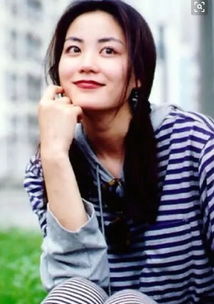 王菲女儿李嫣女大十八变,越变越好看,兔唇消失变身漫画腿小美女