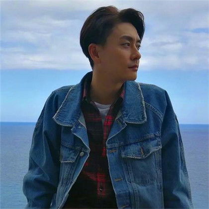 30岁到40岁的男人微信头像,展现成熟与品味