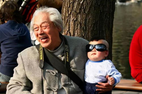 又老了一岁的搞笑表情老奶奶