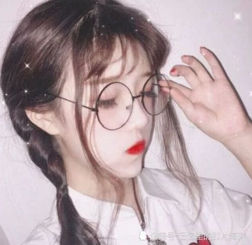 初中就戴眼镜的女孩子,多半是这3类人,难怪与早恋无缘