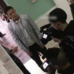 跑男首期路透照流出迪丽热巴加盟鹿晗牵大猩猩
