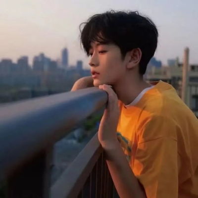 头像男真人简约干净