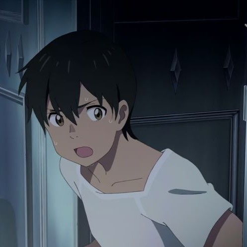 动漫男生头像没有哪个女生喜欢一个人赶火车