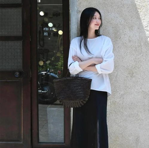 女人过了30岁,穿衣打扮多学学这个圆脸博主,优雅文艺真耐看
