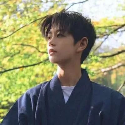 头像男生头像真人帅气,你的手是我不能触及的倾城温暖