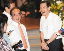 王金平帮马英九补过60岁生日合唱你是我的兄弟