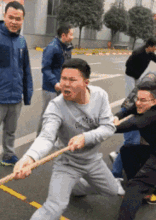 搞笑gif哥们,能不能赢就看你的表情了