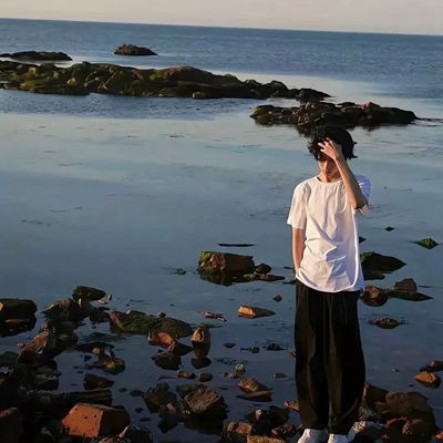 自由浪漫的男生头像