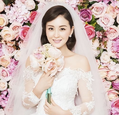 戴娇倩晒全家福为娃庆生,神秘富豪老公露面,女儿高颜值神似妈