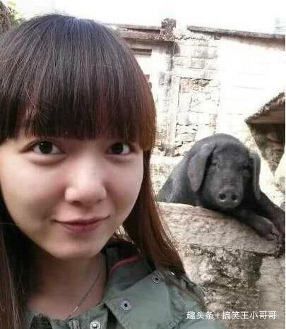 gif搞笑趣图看大哥的表情,这一定非常美味
