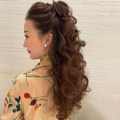 女人过了50岁,发型不能太夸张,我看好这3种