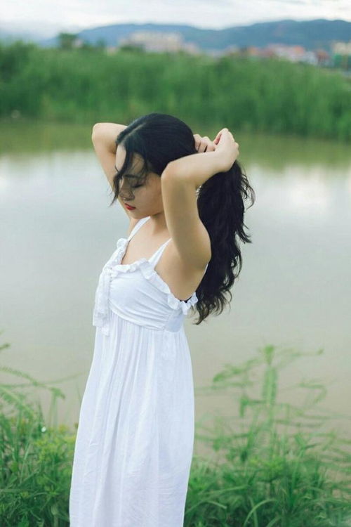 搞笑gif趣图美女你下次玩可要小心点,这次摔的可是不轻,我看着都疼