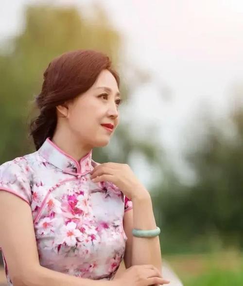 为什么一些老年女性宁愿当保姆赚钱,也不愿意二婚再嫁