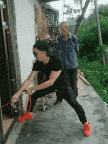 爆笑gif动态图我还以为是什么野兽呢