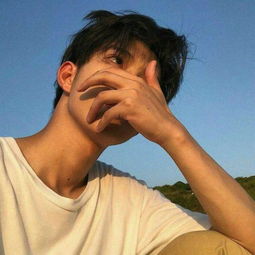 对爱情专一执着的男生图片