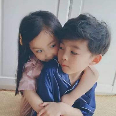 抖音火爆萌娃情侣头像真人高清萌宝情头把你宠成长不大的孩子
