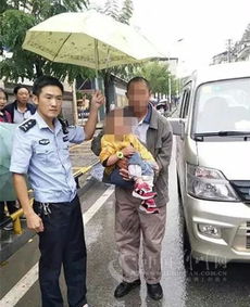 中国利川网社会文化五岁男童被撞卷入车底交警路人合力轮下救人