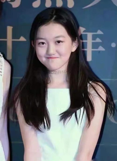 14岁李嫣修复兔唇颜值逆袭,和李亚鹏助力公益活动,大长腿太抢镜
