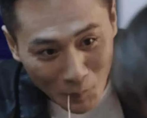 刘烨马伊琍的面条吻火了,可同是接吻,他俩的表情包火了30年