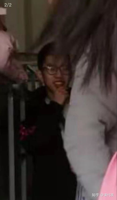 搞笑段子千万不要在宿舍穿女装室友露出饥渴的表情