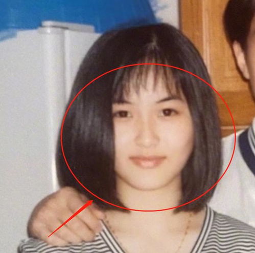 吴尊晒照表白妻子,纪念与妻子相恋25年,合照上的时间却成亮点
