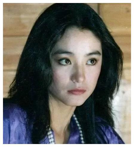 林青霞被曝离婚拿20亿美人不怕迟暮,60岁仍是黄金时代