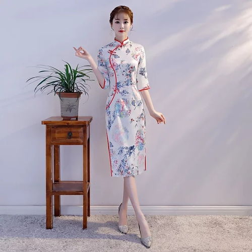 国际品牌,气质装扮,改良仿丝少女旗袍