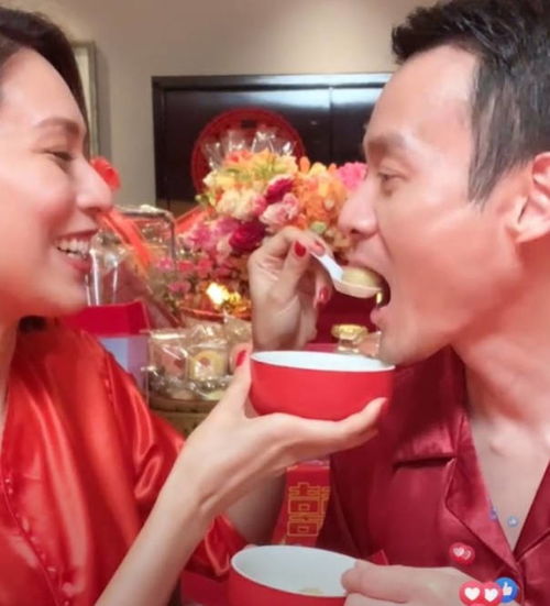恭喜40岁tvb女星补办中式结婚仪式,与医生老公互喂汤圆太甜蜜