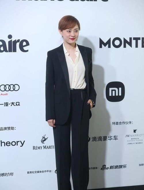 孙俪与江疏影同框,两人同穿西装都好美,差4岁气质仪态却大不同