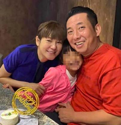 曝54岁台湾男星离婚,结婚19年有4个女儿,夫妻不和多年早有预兆