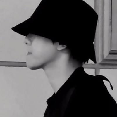 孤独头像男生悲伤动漫