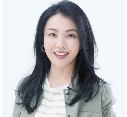 40岁女人年底烫发,是烫大卷还是烫小卷关键要看脸型