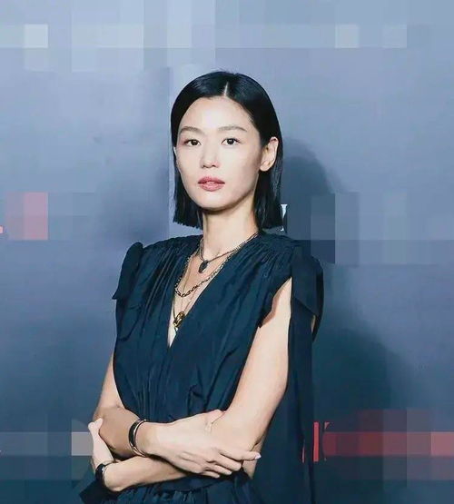 40岁的全智贤剪掉24年的秀发,面容憔悴走下神坛,撞脸倪妮刘雯