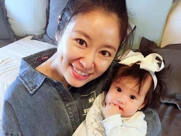 35岁以上就是高龄产妇,为什么有些明星快50岁生孩子还毫无压力