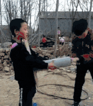 搞笑gif妹子表情这么丰富,怎么好意思欺负她