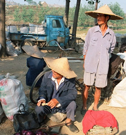 69岁老人付达信,靠抢劫入狱养老2年,直言敬老院不如监狱条件好