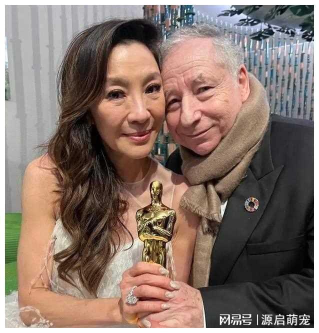 杨紫琼晒娃疑似当妈惹争议连忙改口称当奶奶,网友扒细节质疑
