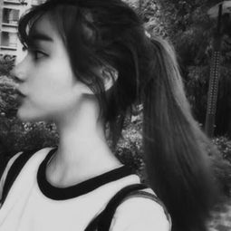 简约的黑白头像2018女生高冷生活太甜了所以总爱自讨苦吃