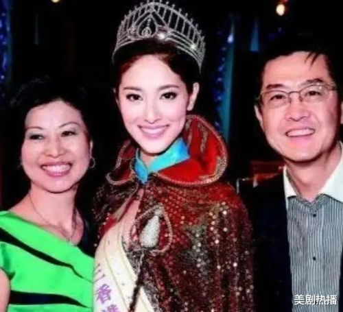 陈凯琳晒大儿子上学照,西瓜头呆萌可爱,一双大眼睛遗传自妈妈